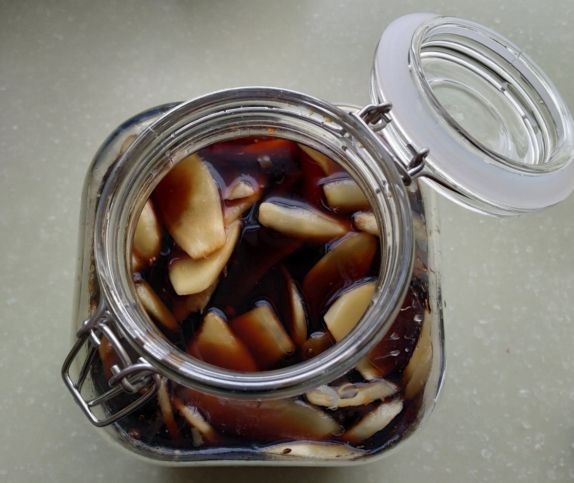 腌姜芽怎么做又脆又好吃窍门,酸甜嫩姜芽的腌制方法完整版