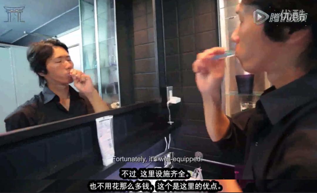 最大的廉价旅馆，不是路边招待所，而是网吧