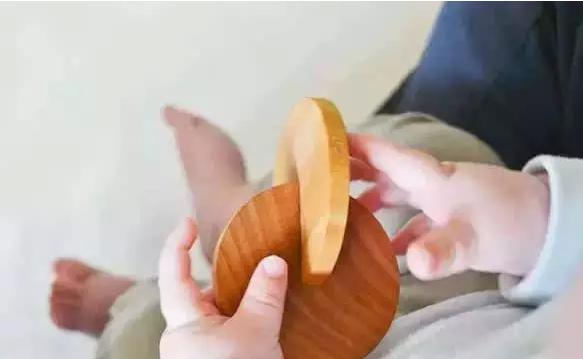 宝宝分月龄成长指南,婴儿宝宝养育攻略