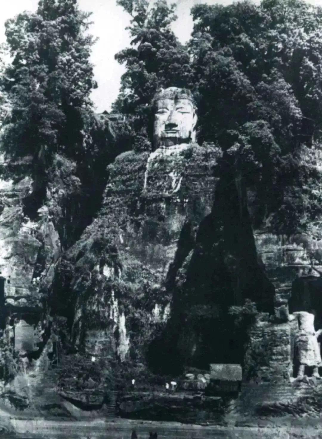 乐山大佛是因为洪水修建的吗,乐山大佛脚被水淹没奇观出现