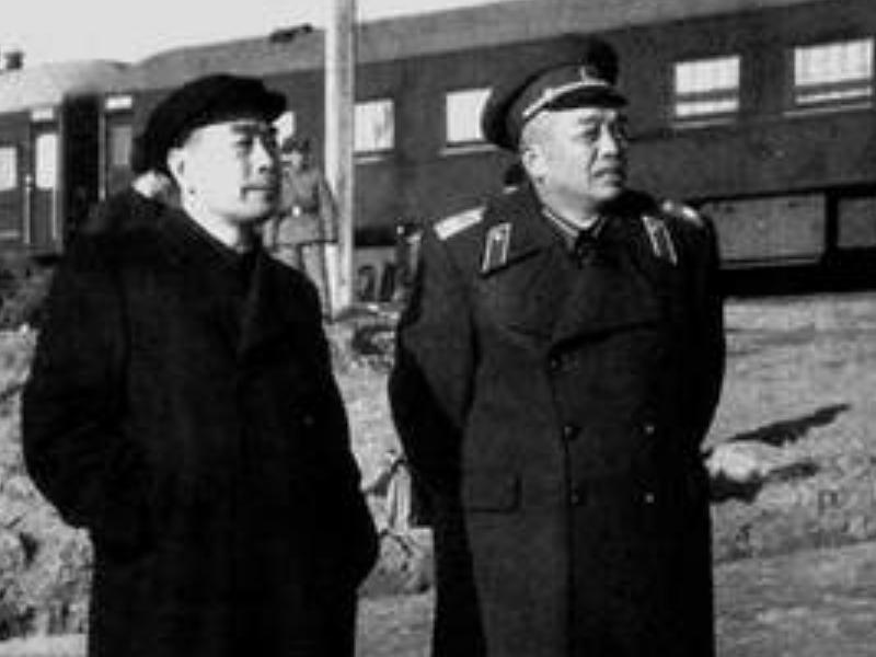 彭德怀一生无子，去世后留下48000元遗产，最终都分给了谁？