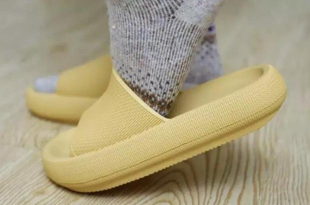 李佳琦穿的拖鞋,李佳琦带火的拖鞋