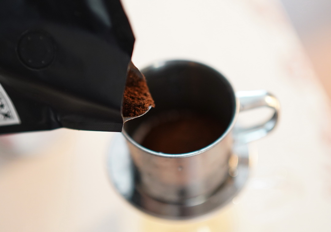 疫情之下网购越南小姑娘咖啡，没想到迅速寄来，看我是怎么冲泡的