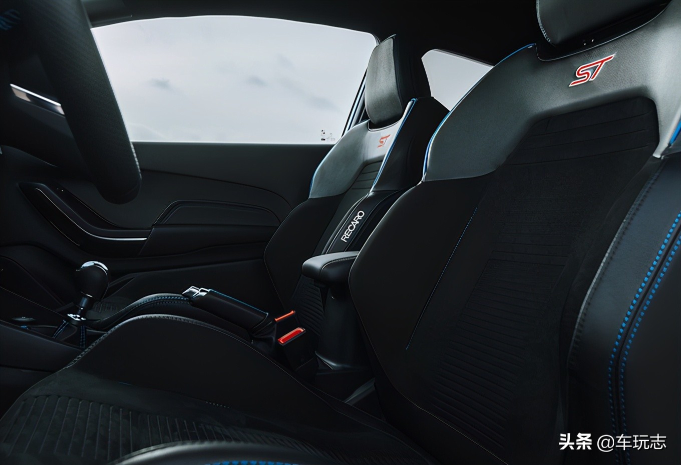 福特嘉年华st和大众小钢炮哪个好,嘉年华st小钢炮改装