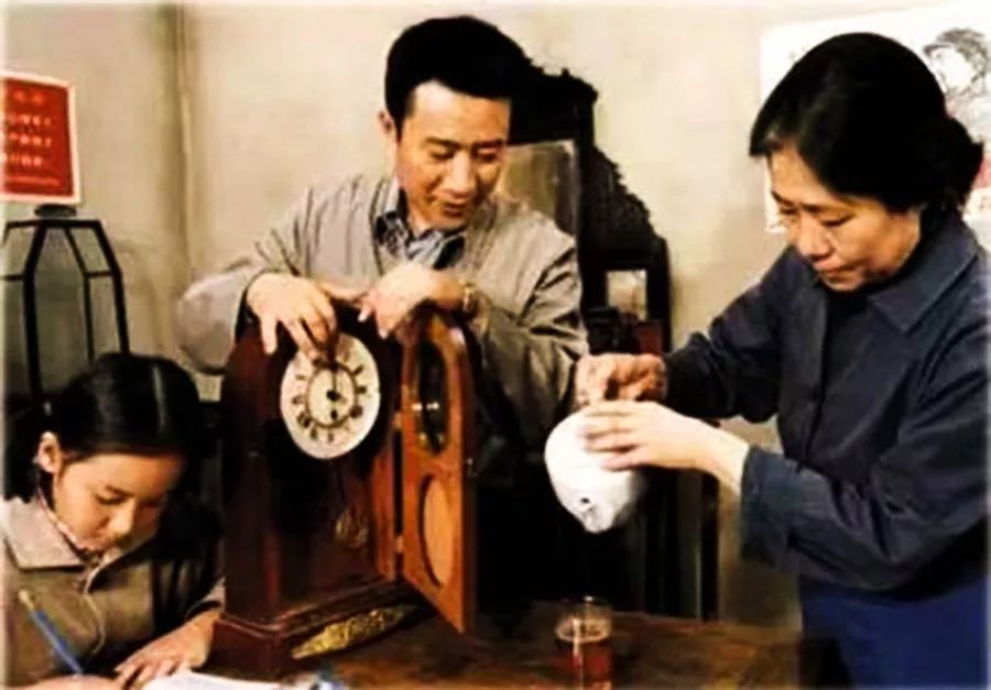 90年我国首部室内剧《渴望》,创造收视率神话的N个理由