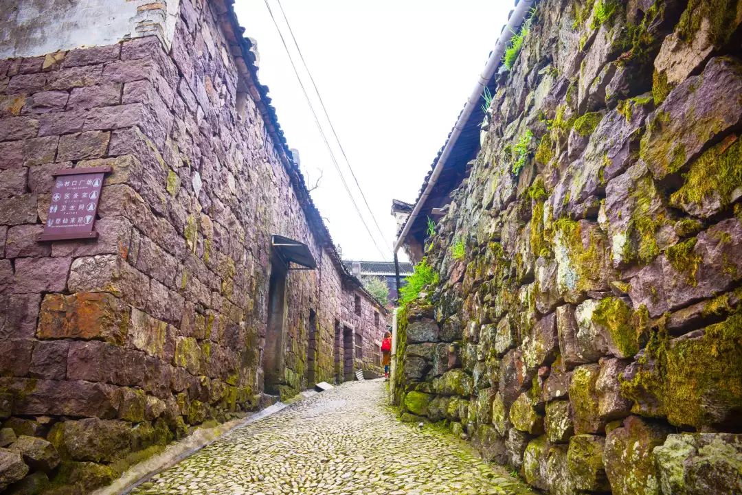 山如碧浪翻江去译文,山如碧浪翻江去下一句