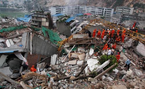 住在高层楼房应如何避地震险情,住在高层发生地震怎么办