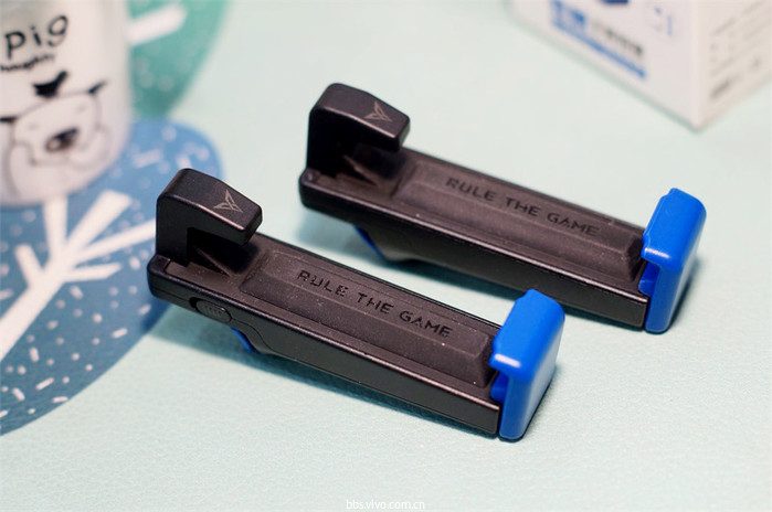 飞智蜂刺测评,飞智蜂刺高端布局