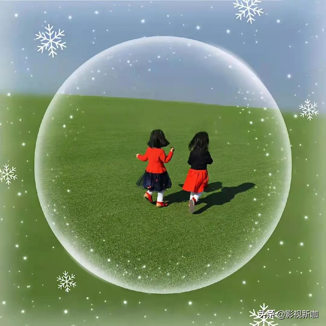 谢娜给双胞胎女儿发视频,张杰谢娜晒女儿谢娜两姐妹搀扶