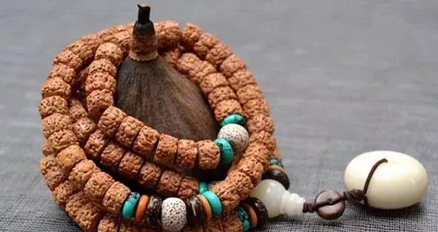 108手串背云如何搭配,5mm的手串搭配多大的背云