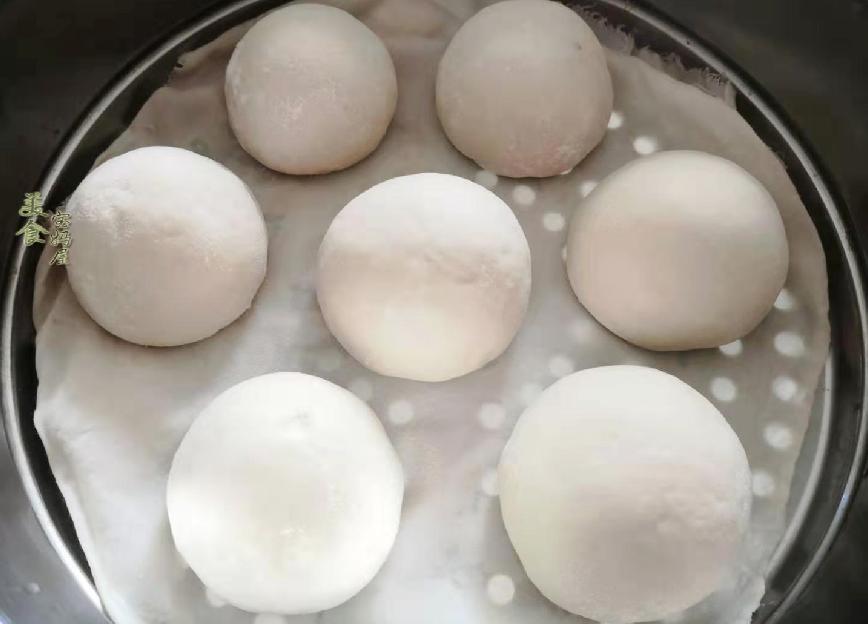 冬天孩子咳嗽，用梨做成水果馒头，孩子特别爱吃还可缓解预防咳嗽