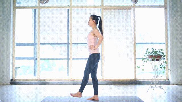 不要只关注臀大肌，激活臀中肌，让骨盆稳定臀部更翘