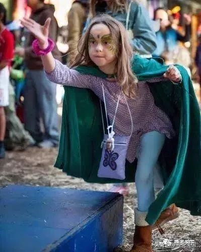 翠霞带你看看洛杉矶的精灵集市