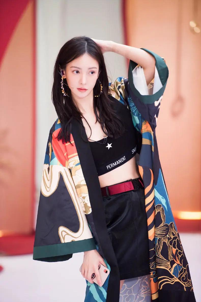 乘风破浪的姐姐金晨私下打扮,乘风破浪一初舞台金晨