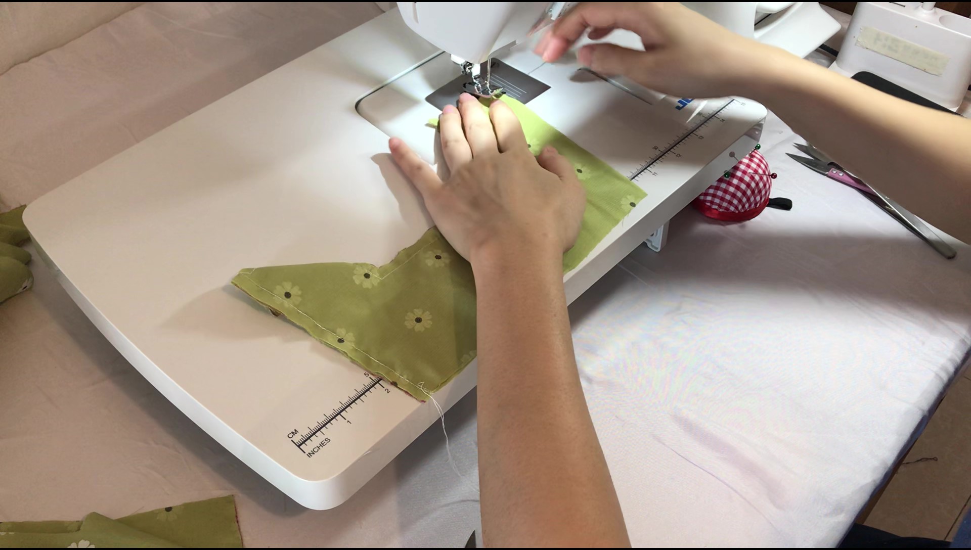 扭结款连衣裙怎么缝纫,扭结连衣裙缝纫教程