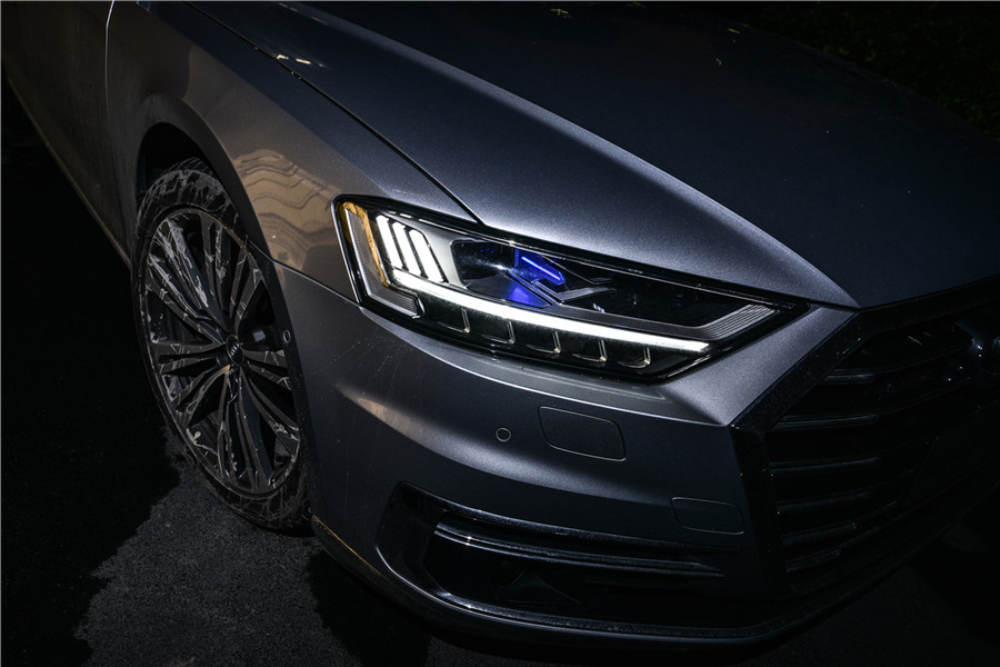 奥迪最好的灯是哪个厂家的,都说奥迪大灯贵到底是不是真的