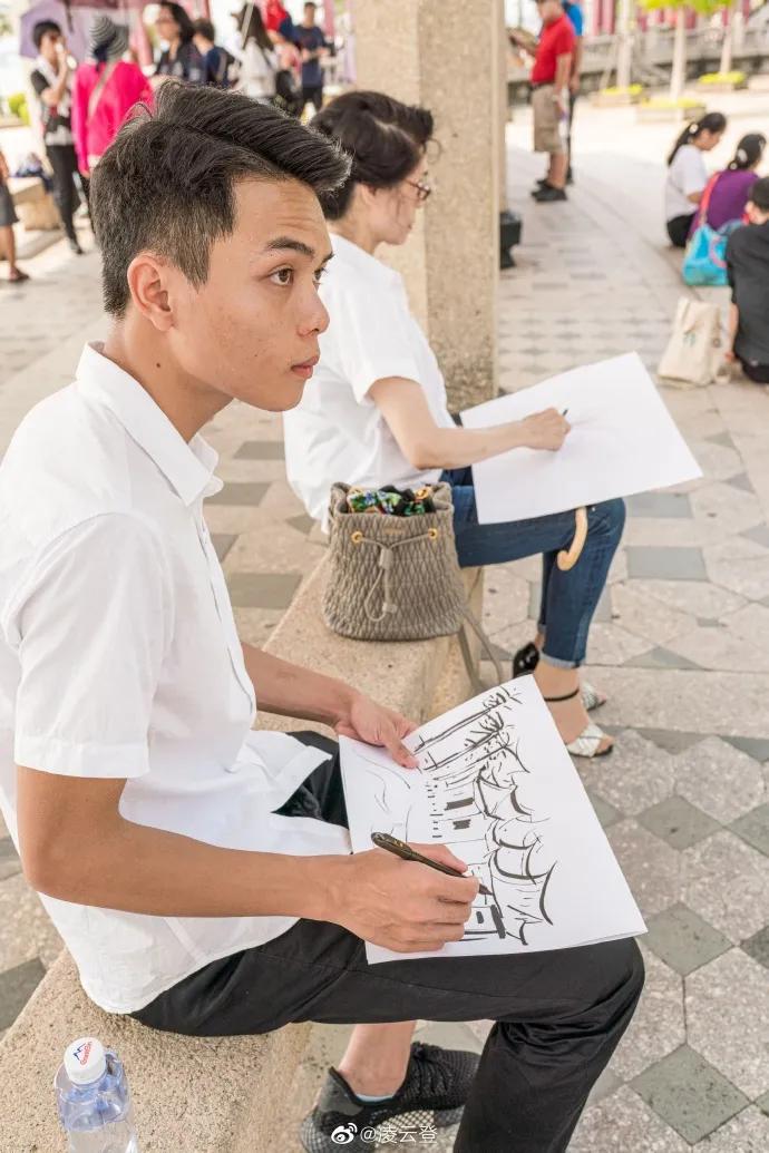 16岁男生上课画画被骂,15岁男孩画画被老师责备