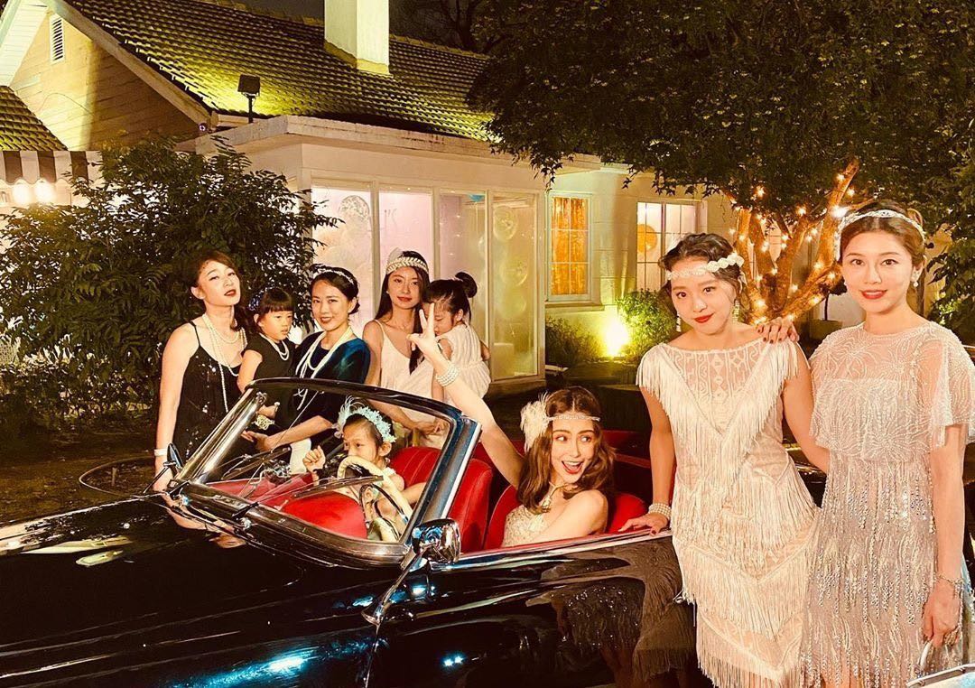 周杰伦携爱妻亮相昆凌粉色露肩裙,昆凌晒全家福庆周杰伦生日