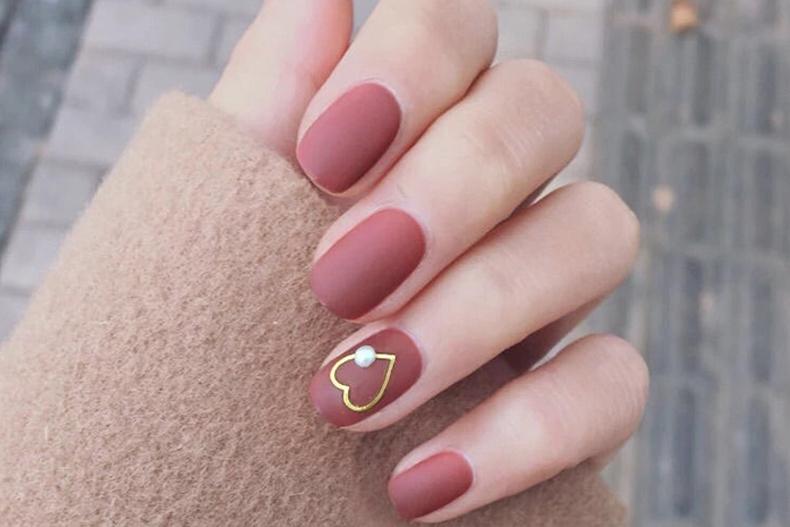 新手指甲油入门安全距离,新手指甲油选什么颜色