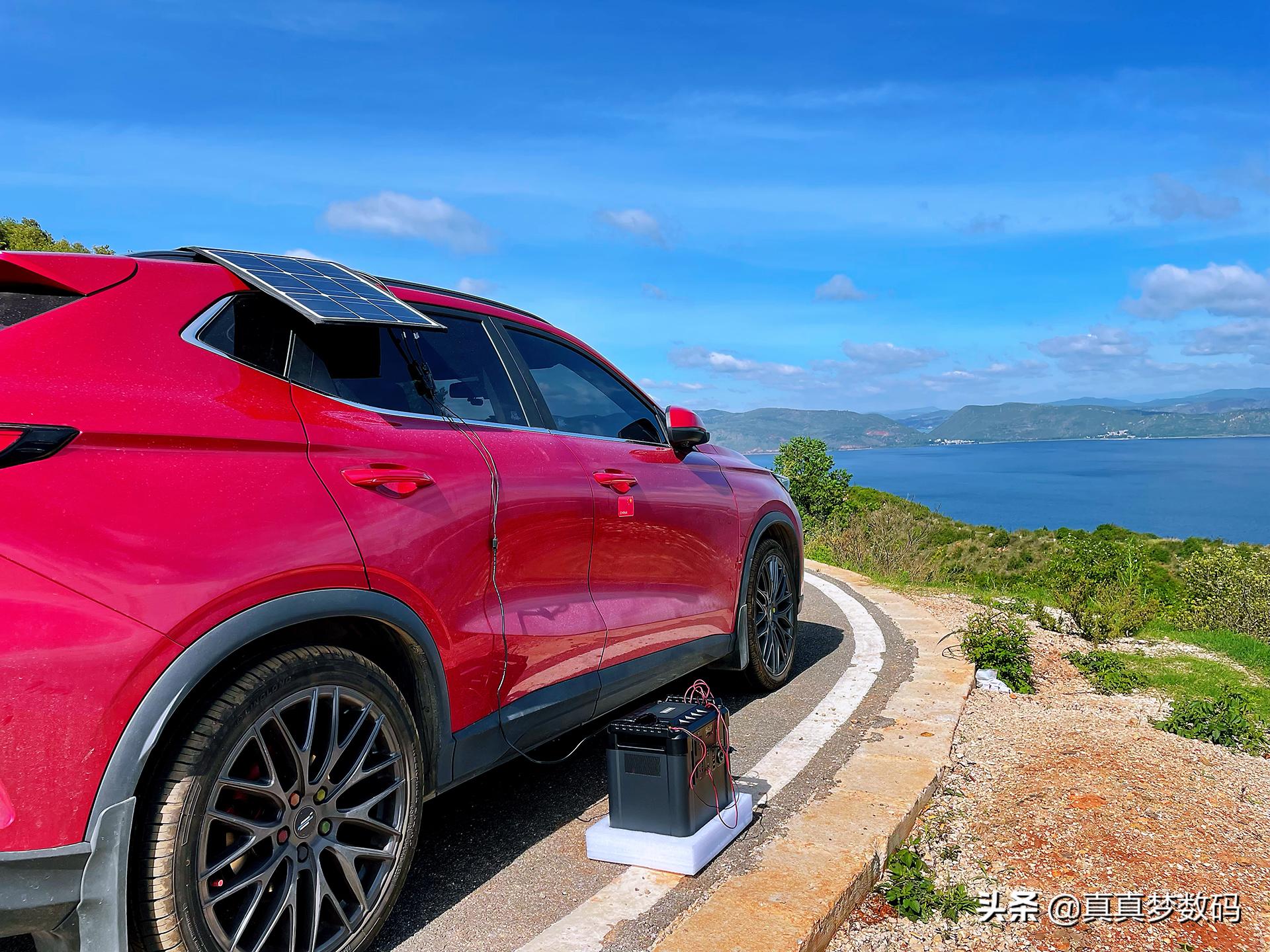 汽车太阳能电池板一天充多少度电,太阳能电池板越大充电越快吗