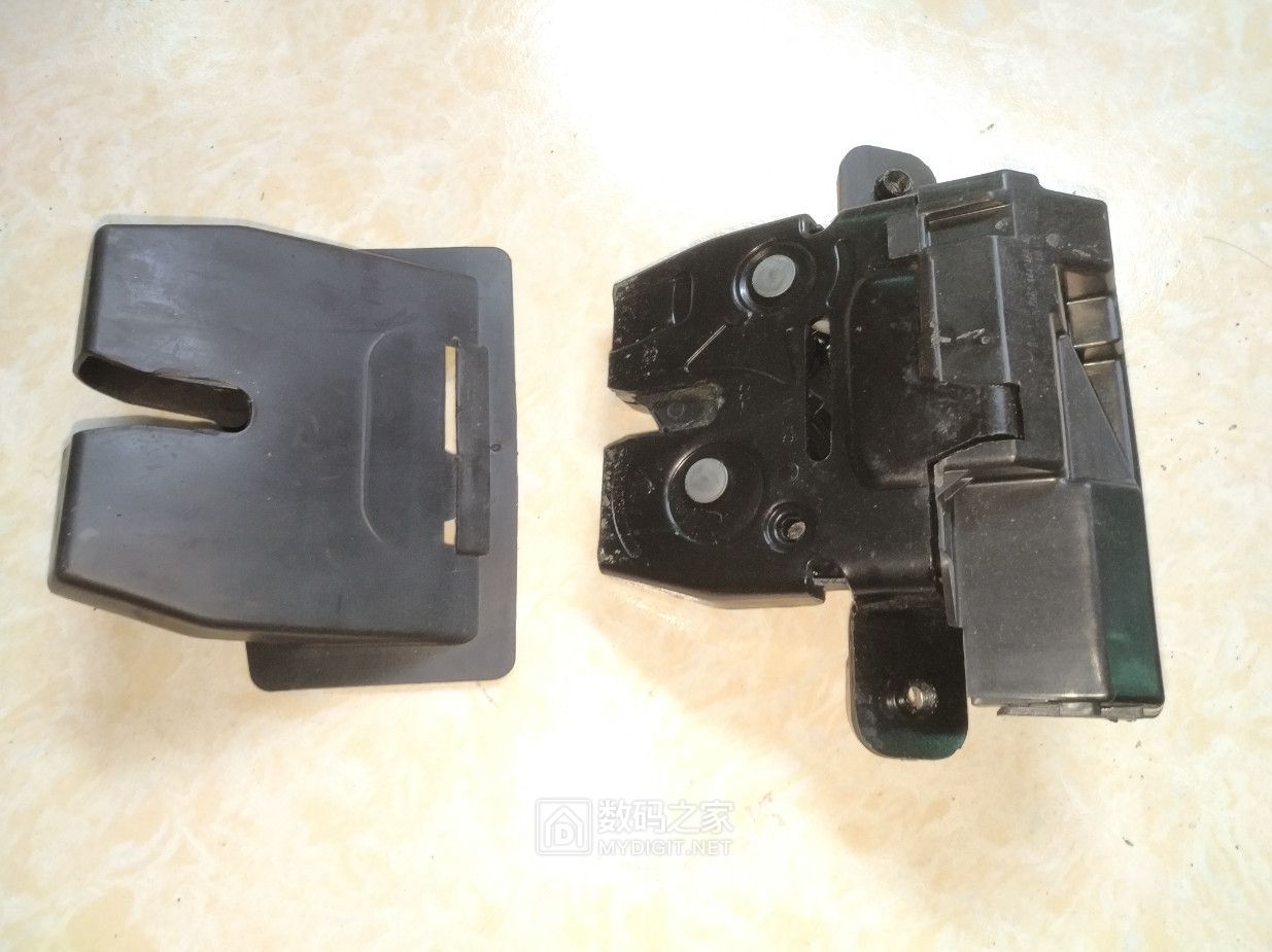 福特嘉年华尾箱关好仪表显示未关,福特嘉年华后备箱锁维修