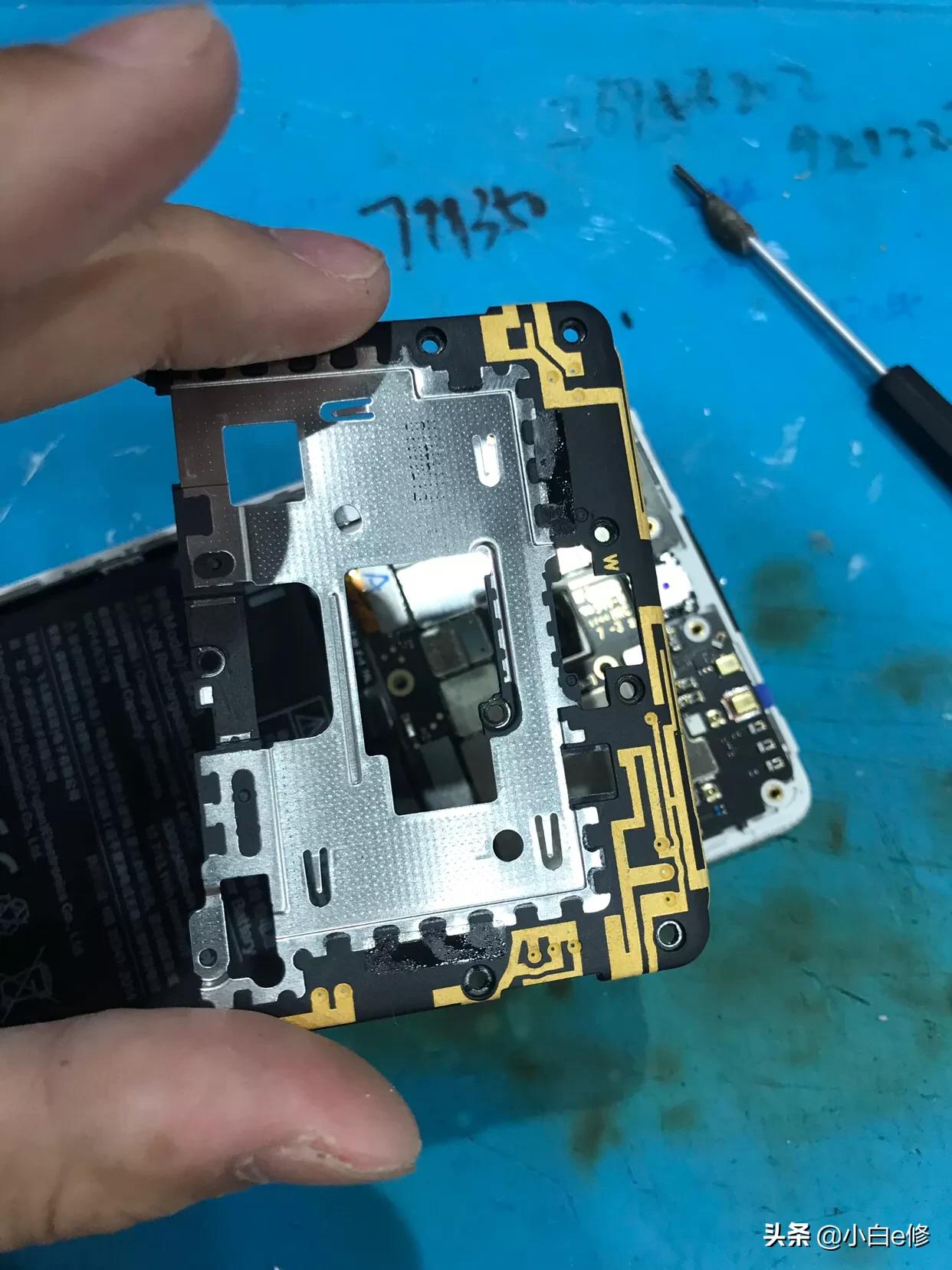 mix2全陶瓷尊享版换听筒,mix2尊享版换外屏