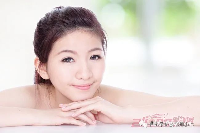 额头后背长痘痘是什么原因,额头长痘痘的原因和解决方法