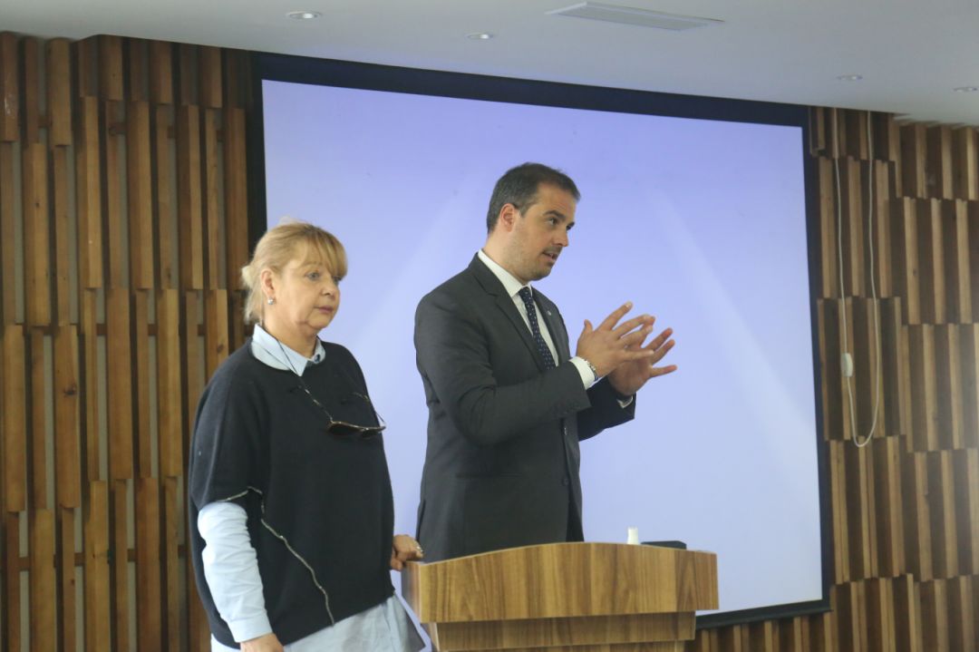 静博士美容仪器,静博士美容正规吗