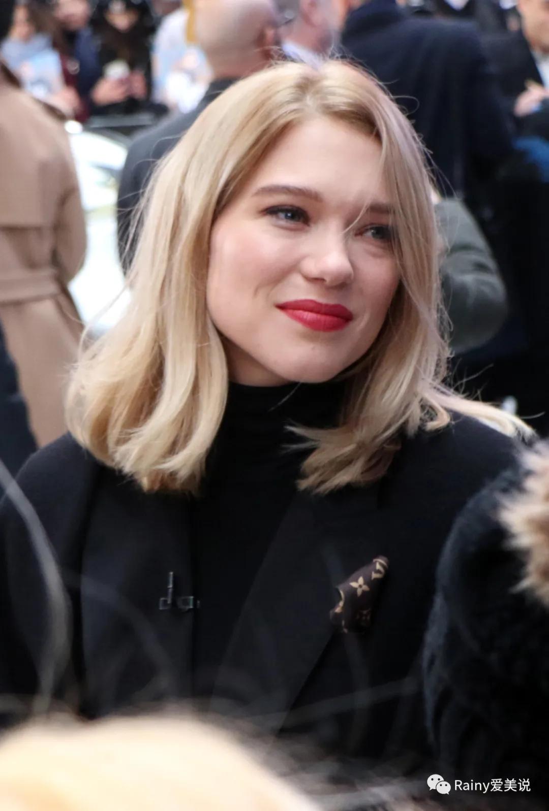 牙缝大、脸盘方,这位“法兰西玫瑰”是怎么美出了自己的特色?