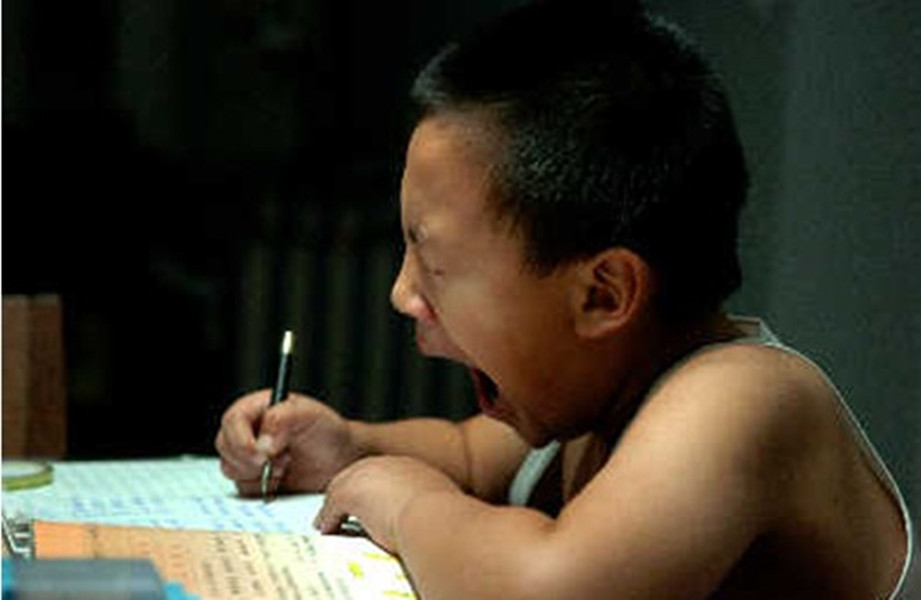 孩子特别磨蹭怎么和孩子沟通,孩子拖拉磨蹭不自律该怎么教育