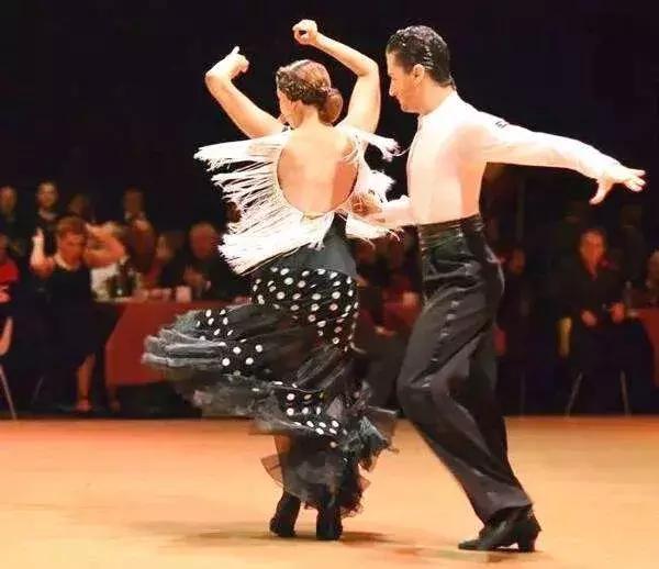 恰恰恰舞步节奏,恰恰恰基本舞步表演