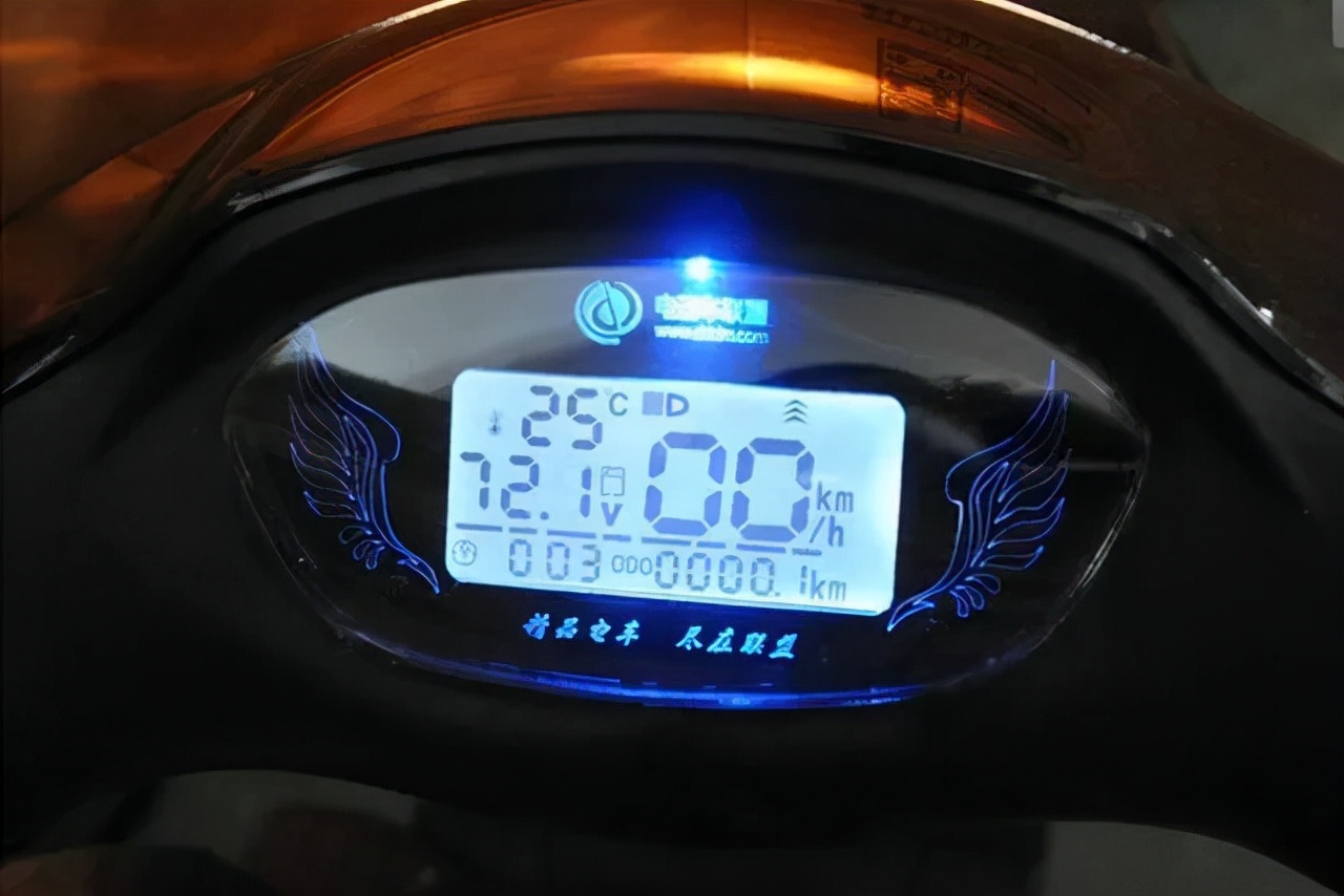 天冷电动车电池,天冷电动车充不进电灯一直绿色的