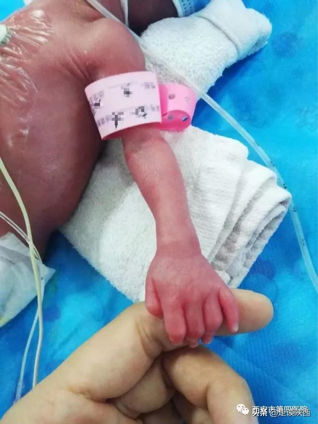 从生死营救到“*拍偷**照”,发生在西安四院的这些场景,温暖了2019