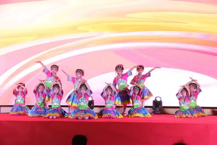 2021年驻马店蓝蓓蕾艺术学校大型公益晚会圆满落幕