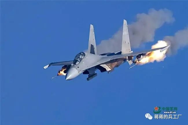 歼16旋转发射挂架,歼16可挂载大量精确制导武器