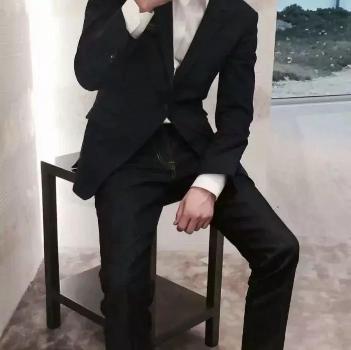 超丧成熟稳重的头像男,丧到极致的男生头像真人