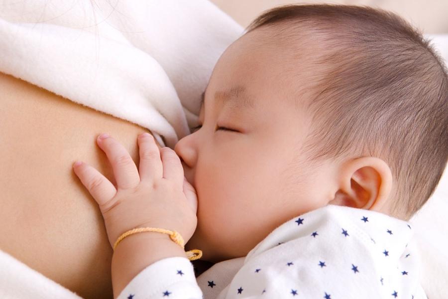 飞鹤星飞帆和臻稚哪个营养最全面,飞鹤星飞帆适合刚断奶的宝宝