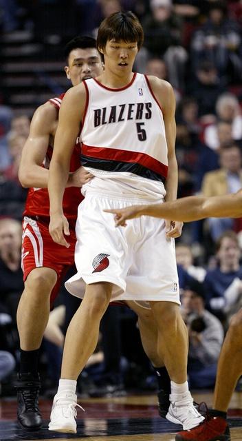 nba第一位篮球运动员,nba第一位亚洲球员