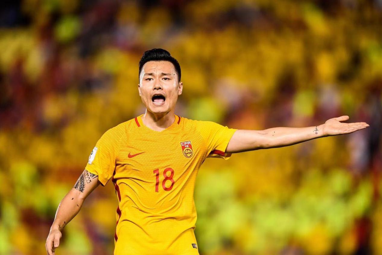 国足近10年来最好的前锋之一，球盲过滤器郜林