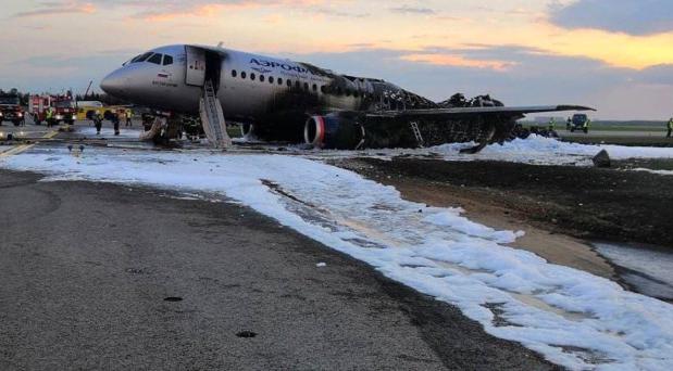 二十万俄罗斯人签名要停飞国产客机？幕后黑手可能是波音