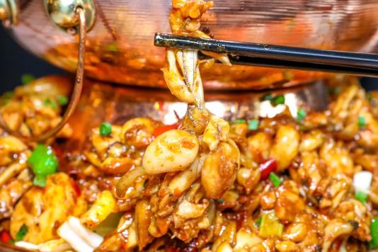 深圳必吃的美蛙火锅,招牌特色美蛙锅