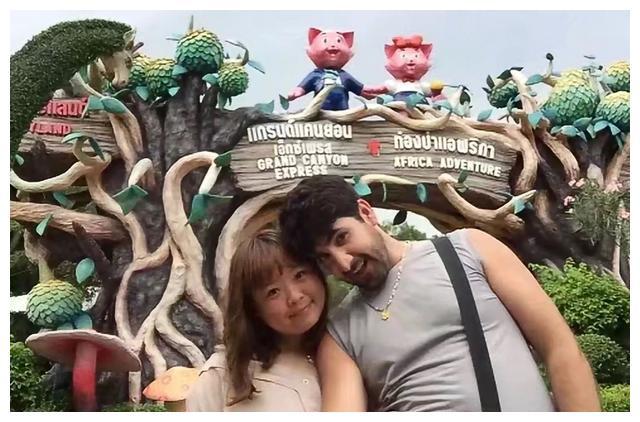 中国姑娘邂逅澳洲小伙,对方送30万奢侈品,买500平豪宅当婚房