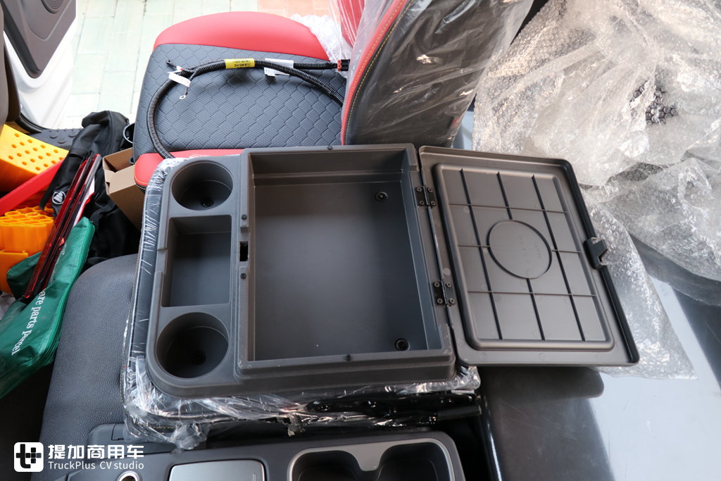 奥铃大黄蜂国五发动机,奥铃大黄蜂玉柴六缸245马力版