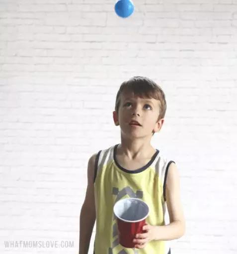 在家亲子运动游戏10岁,宅家一起做运动操