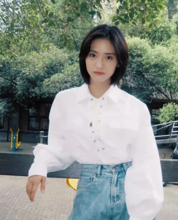 教你剪一款流行发型,层次感中长发型剪发推荐