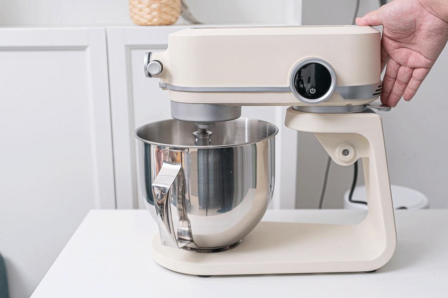 烘焙为什么要入厨师机？与面包机，打蛋器差异有多大？厨师机横评