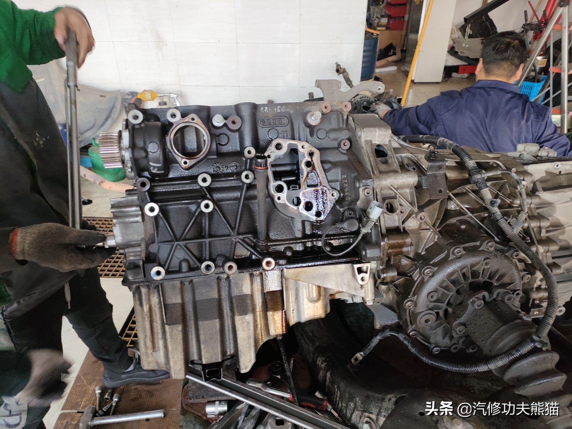 一汽奥迪a6l烧机油,08款奥迪a6l2.0t烧机油严重怎么办