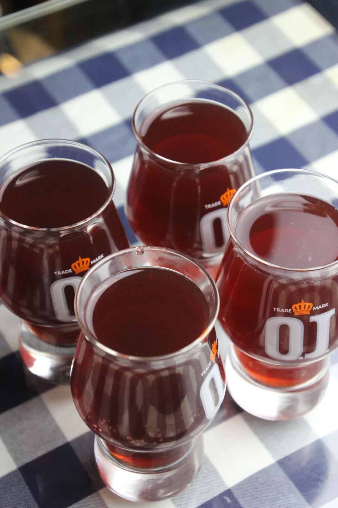 这家深藏在柳州磨滩路的扣子酒吧,扣子酒实在太好喝了