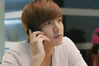 宋慧乔被传离婚后首次现身机场,左手无名指不见婚戒,坐实传闻!