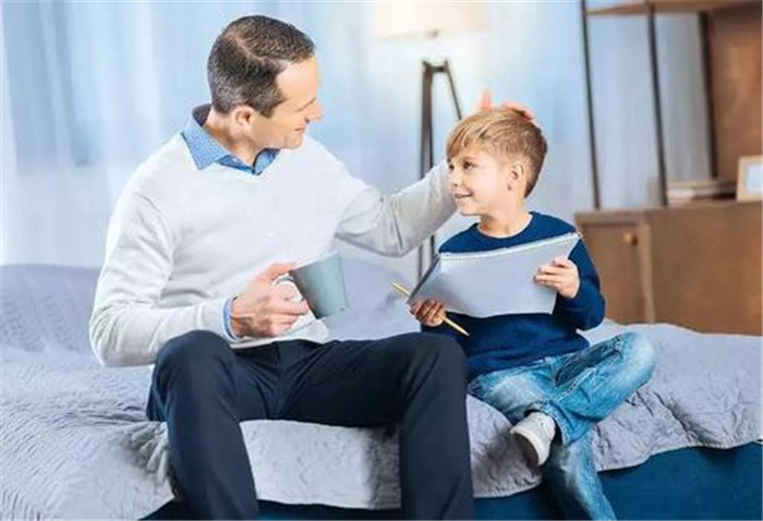 家长如何引导孩子远离嫉妒,孩子遭人嫉妒家长怎样正确引导